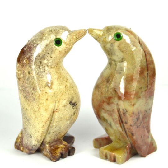 Entzückender Pinguin aus Speckstein ca. 7 cm.