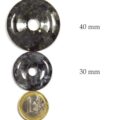 Larvikit Granit Donut 40 mm Größenvergleich