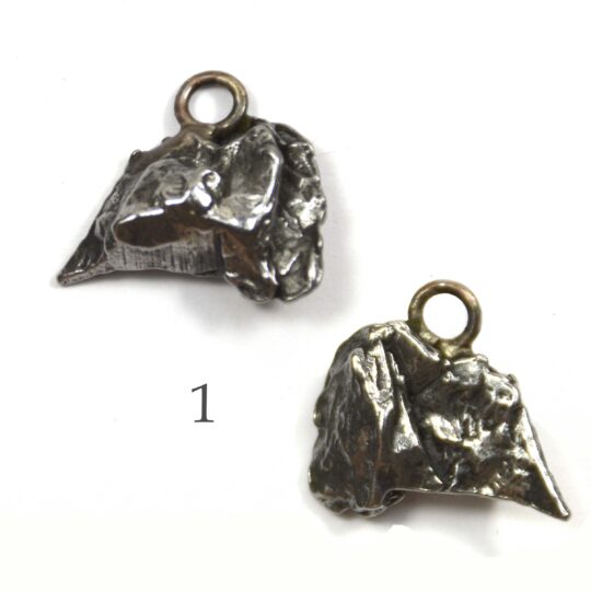 Meteoritenstück aus Eisen und Nickel mit Öse