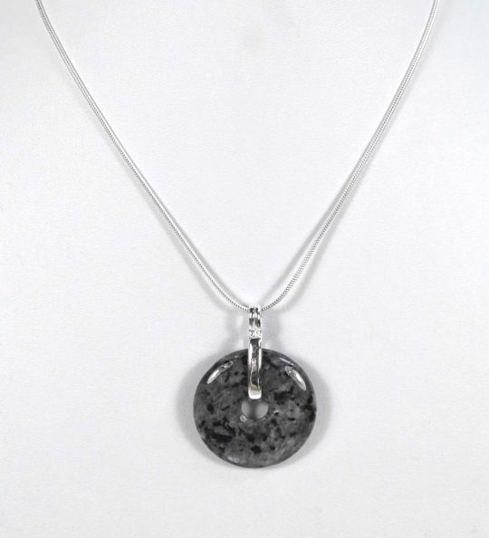 Larvikit Granit Donut Durchmesser ca. 3 cm Bohrung ca. 6 mm