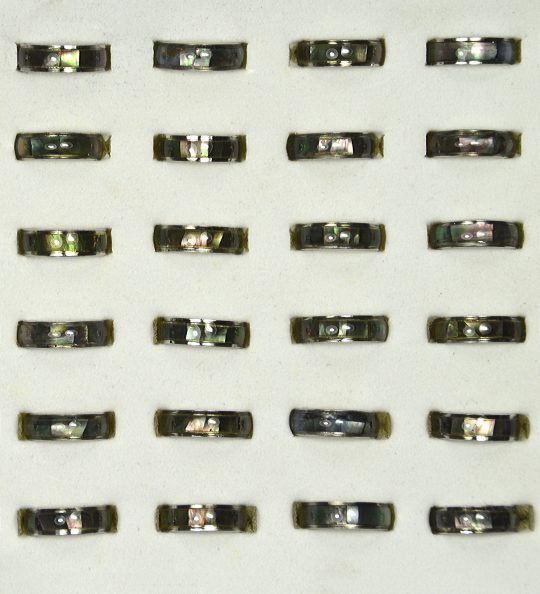 Ring mit Muschelstücken gelb