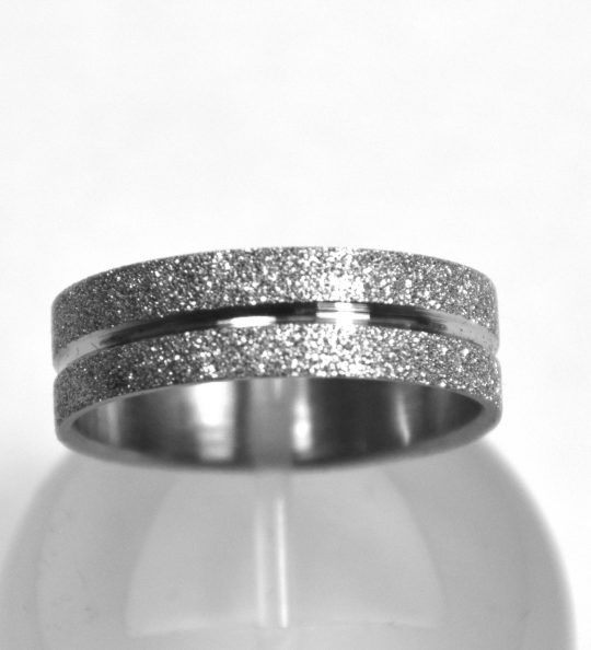 diamantierter Edelstahlring Breite ca. 7 mm