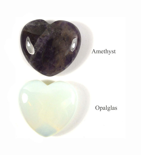 Handschmeichler Herzen Amethyst und Opalglas