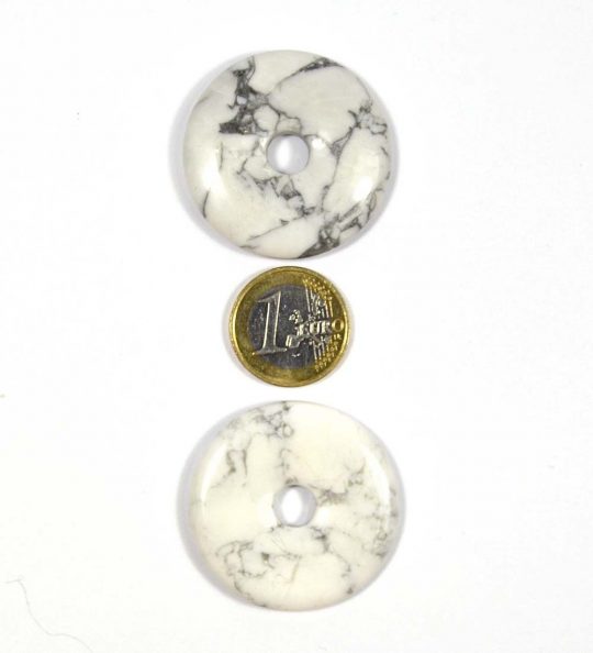 Magnesit Donut ca. 4 cm Bohrung ca. 8 mm