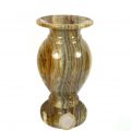 Vase Jorinde Onyx Marmor Ansicht rechte Seite mit 1-Euro-Stück zum Größenvergleich