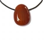 Schöner gebohrter Trommelstein aus Citrin