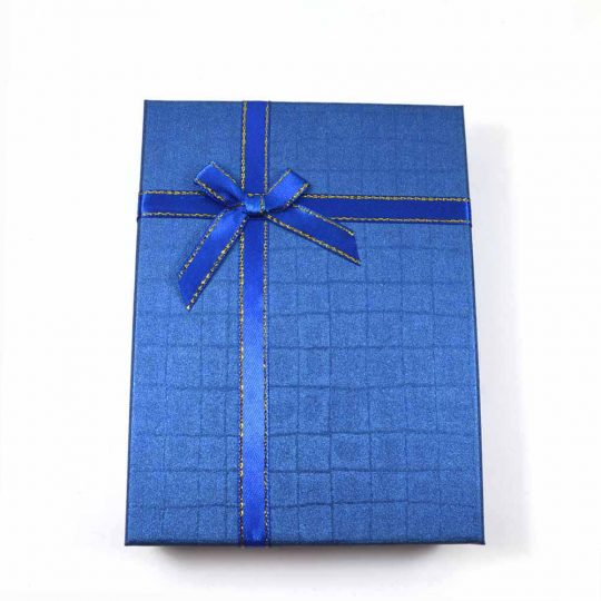 <p>blaues Lapislazuli Geschenk Set Kette Armband und Ohrringe</p>