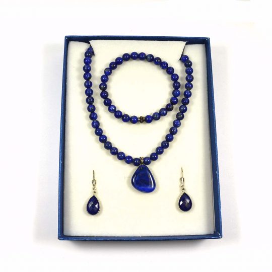 <p>blaues Lapislazuli Schmuck Set Kette Armband und Ohrringe</p>