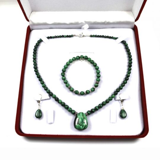 <p>grünes Malachit Schmuck Set Kette Armband und Ohrringe</p>