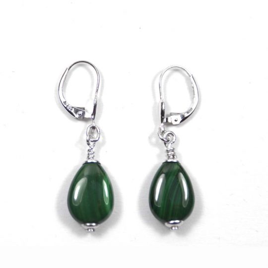 <p>grünes Schmuck Set Malachit Kette Armband und Ohrringe</p>