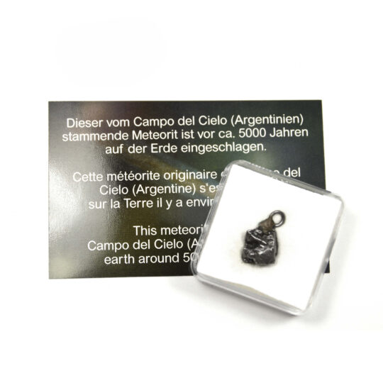 Meteoritenstück aus Eisen und Nickel mit Öse