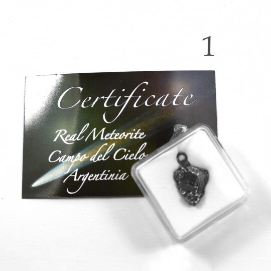 Meteoritenstück aus Eisen und Nickel mit Öse