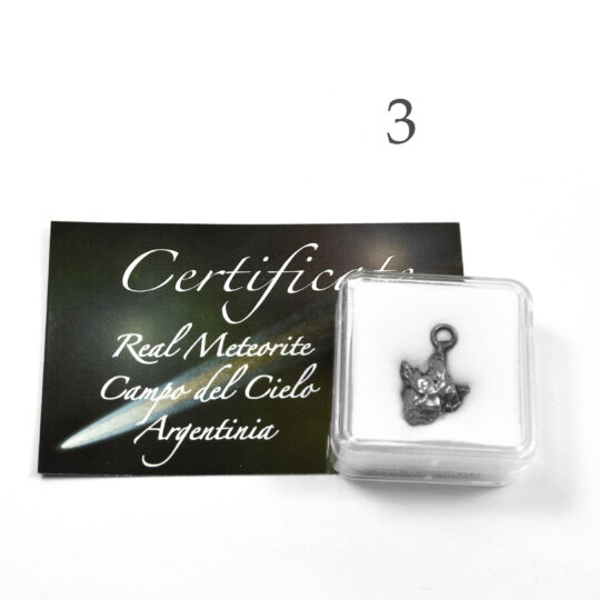 Meteoritenstück aus Eisen und Nickel mit Öse