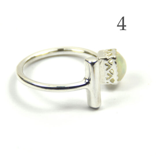 Schöner Silberring mit Opal