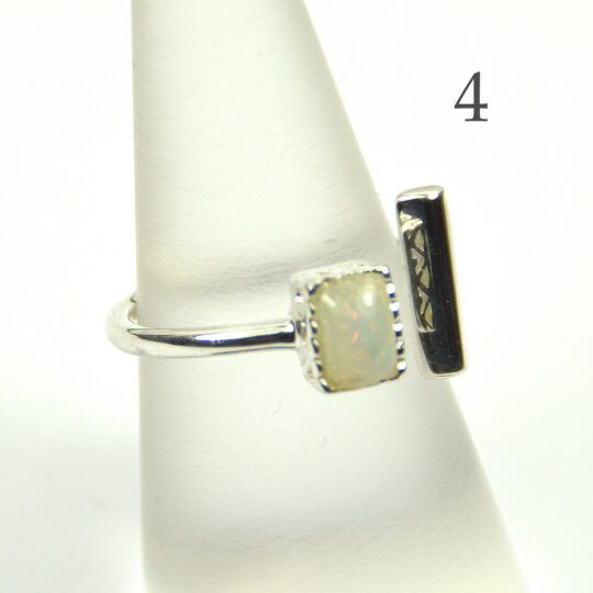 Schöner Silberring mit Opal