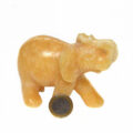 Elefant aus gelbem Aragonit Ansicht von rechts mit 1-Euro-Stück