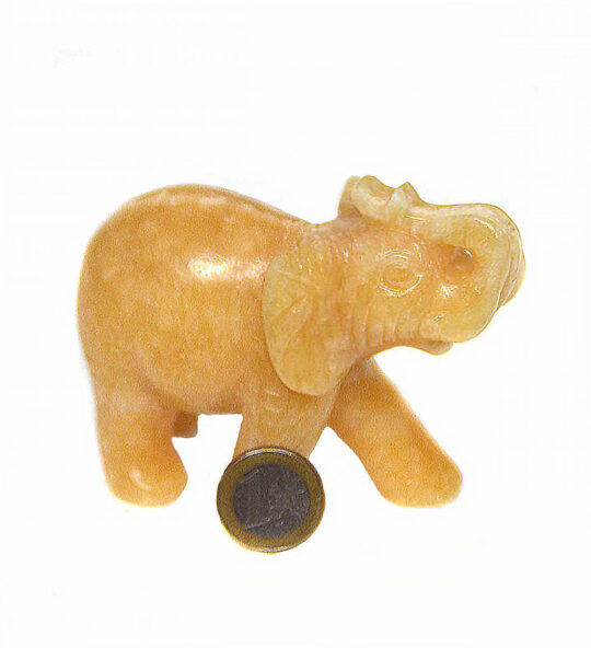 Elefant aus Aragonit groß ca. 10 cm